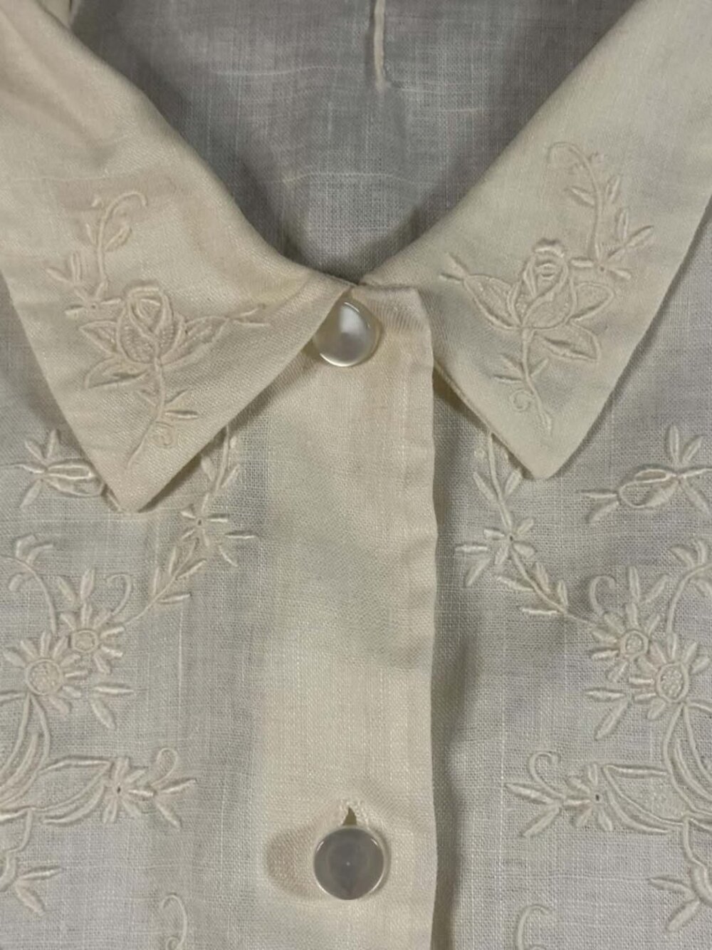 Vintage 60's Cream Linen Blouse Embroidered Floral Short Sleeve Button Up Top L